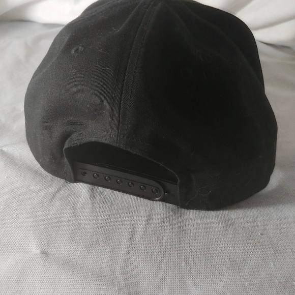 Nwot baseball hat.  Run free - Picture 2 of 5